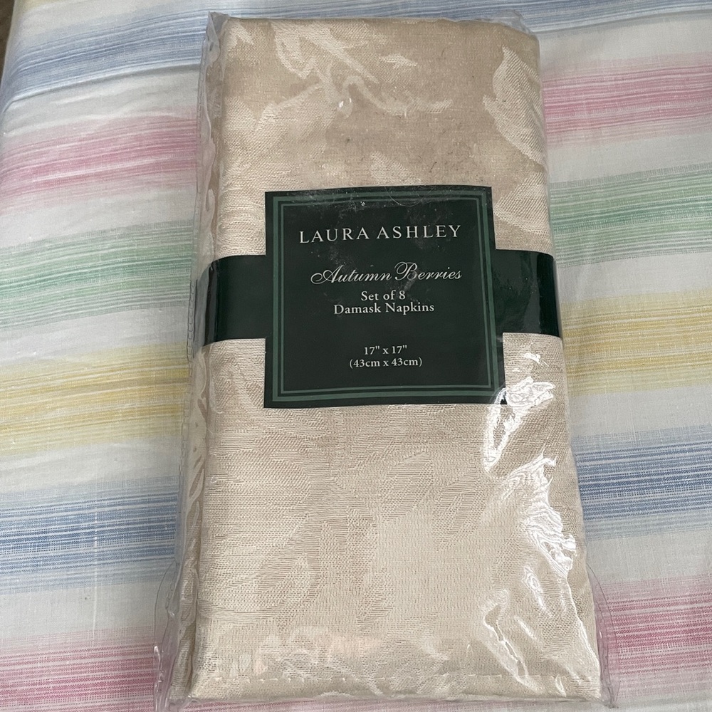 Laura Ashley set of 8 autumn berry’s damask napkins NEW